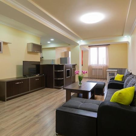 Umba Apartment N5 - Balcony And Mount Ararat View Yerevan Exterior photo