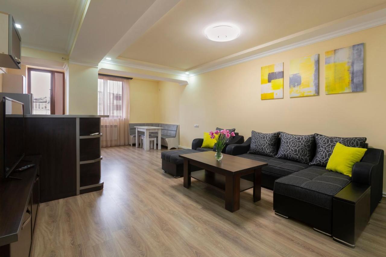 Umba Apartment N5 - Balcony And Mount Ararat View Yerevan Exterior photo